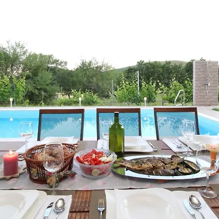 Villa Four Seasons, Heated Pool And 3 En-Suite Bathrooms Velika Cista  Exterior photo