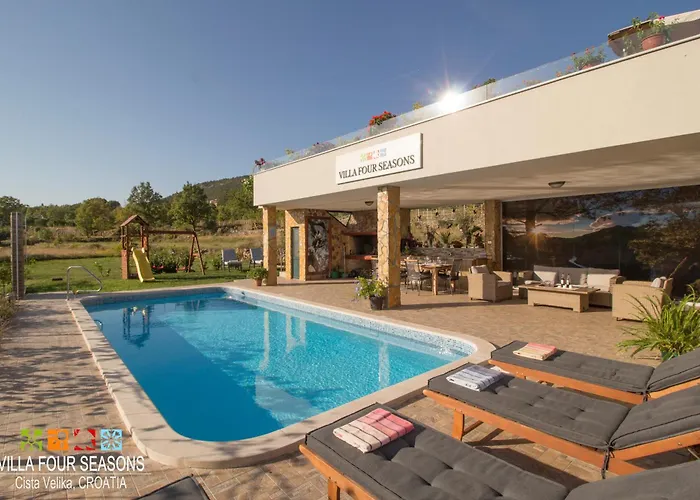 Villa Four Seasons, Heated Pool And 3 En-Suite Bathrooms