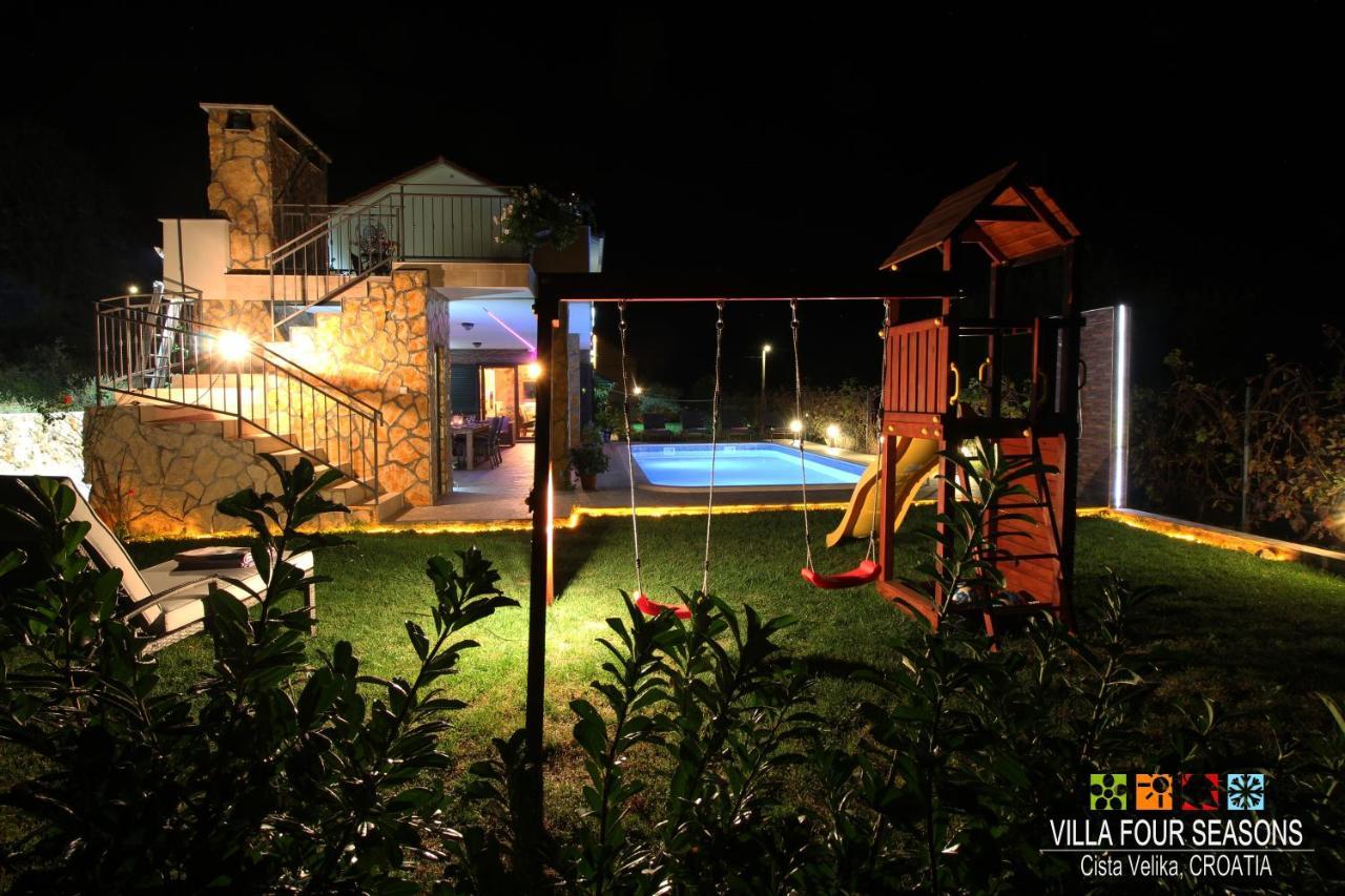 Four Seasons, Heated Pool And 3 En-suite Bathrooms *