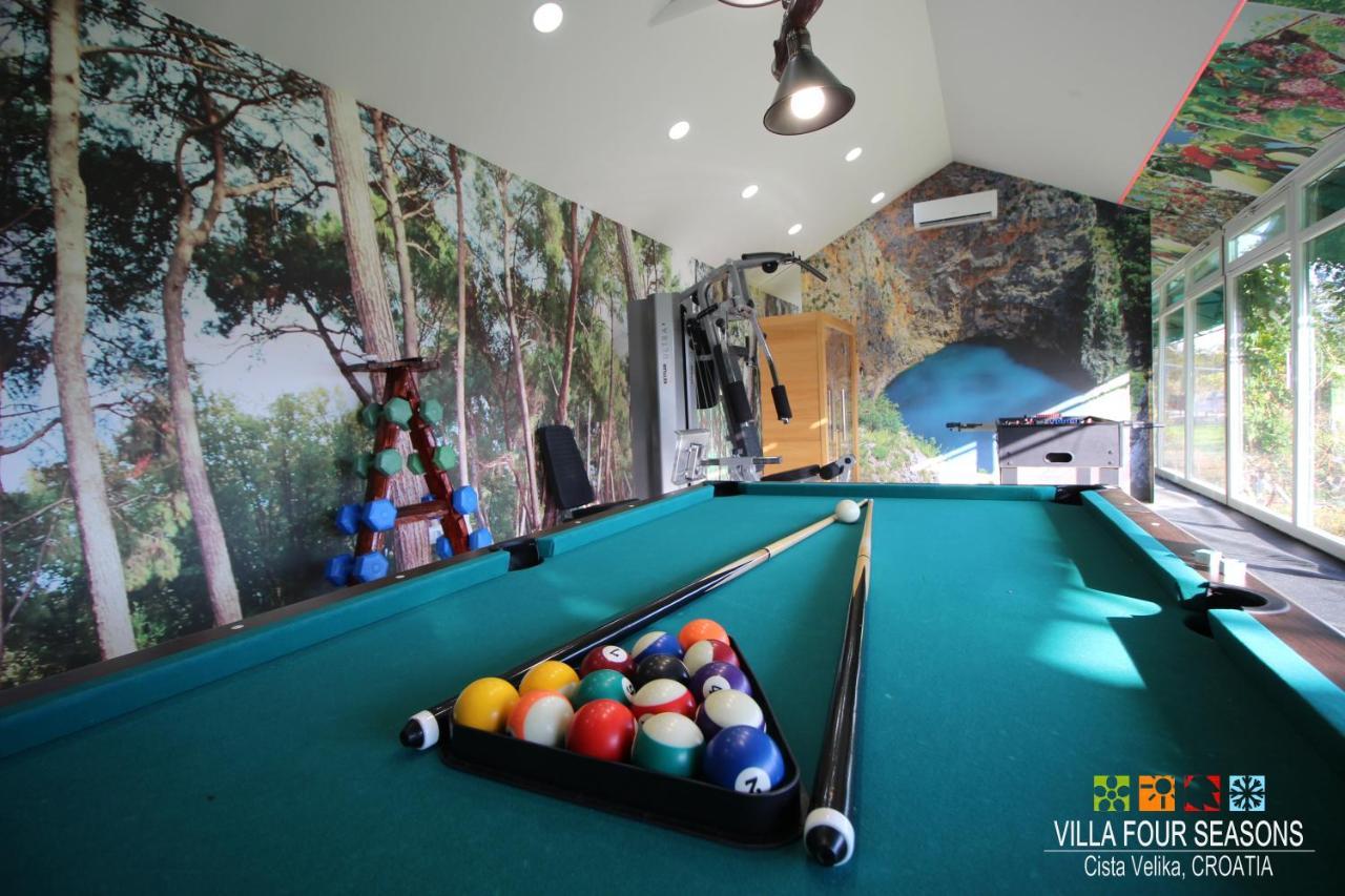 Four Seasons, Heated Pool And 3 En-suite Bathrooms Villa