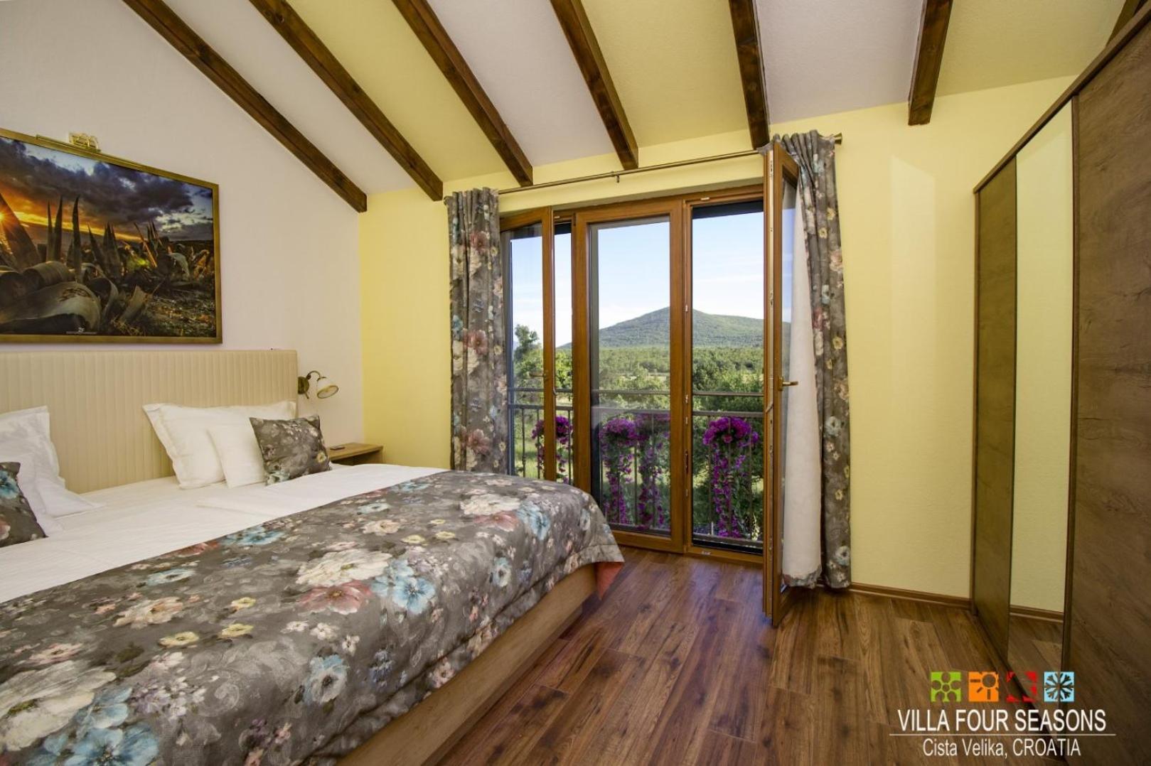 Villa Four Seasons, Heated Pool And 3 En-suite Bathrooms