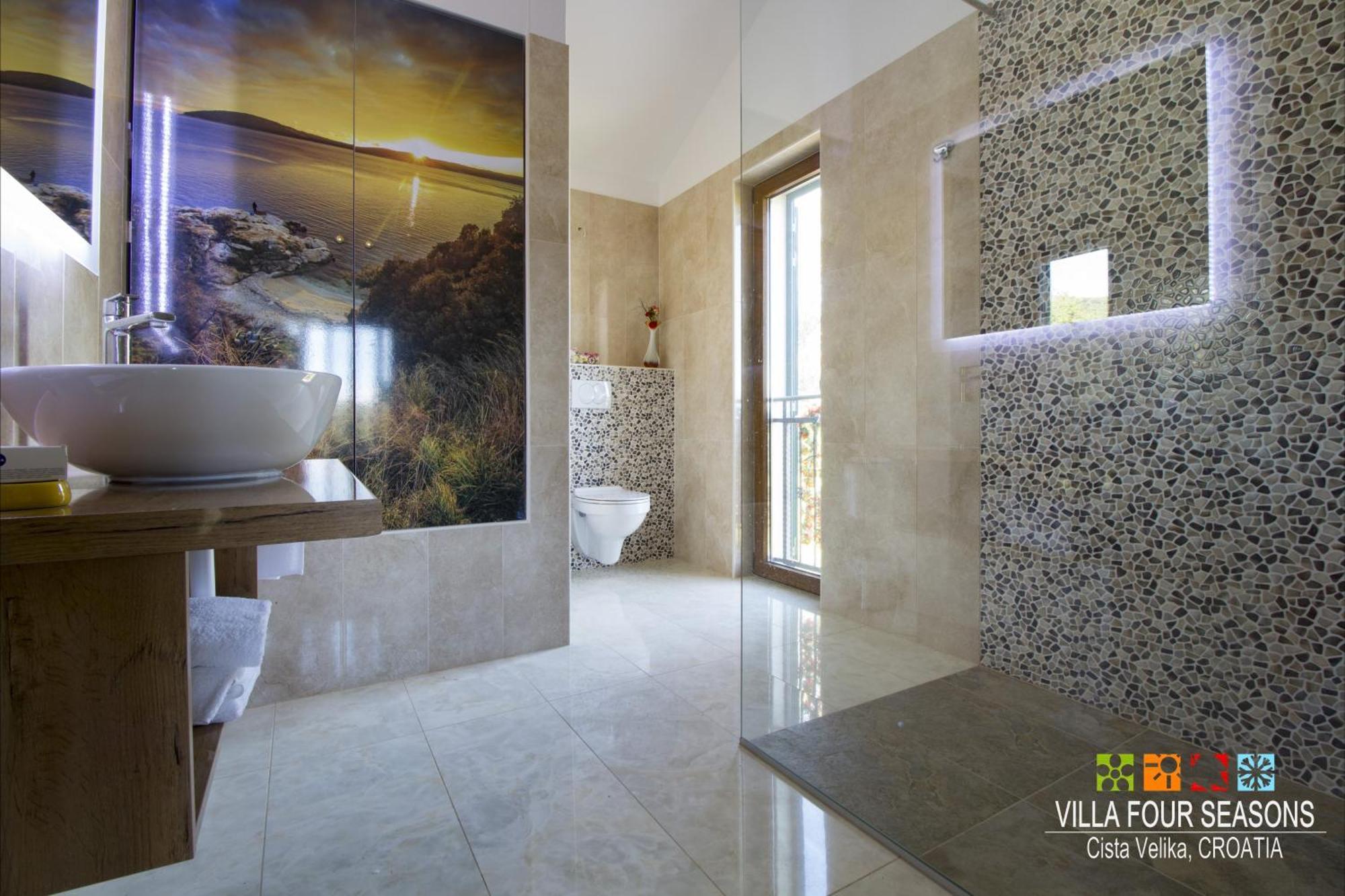 Four Seasons, Heated Pool And 3 En-suite Bathrooms Velika Cista (Split-Dalmatia)