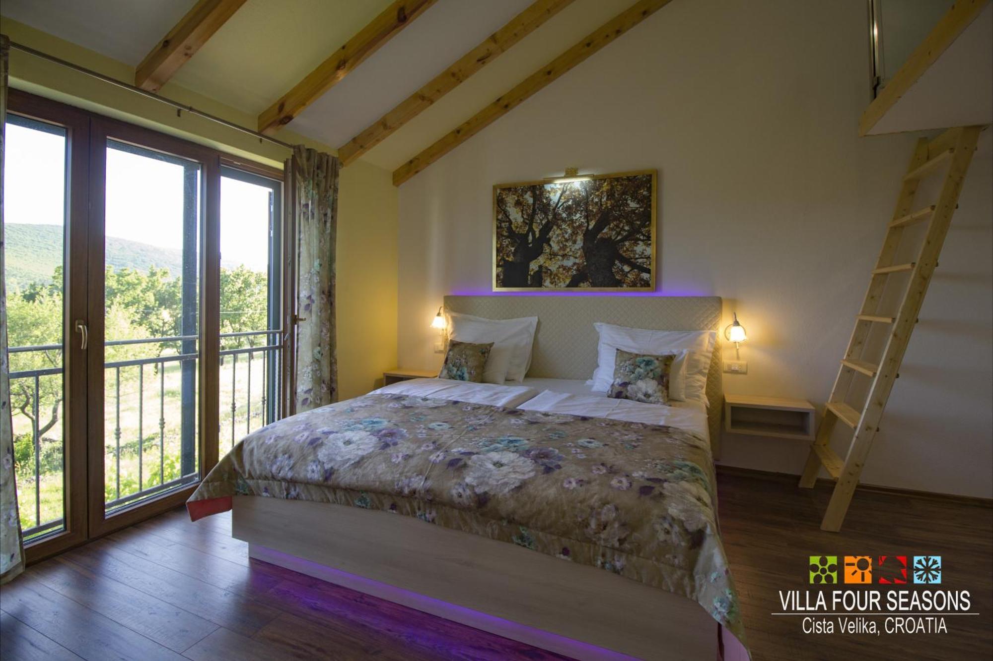 Four Seasons, Heated Pool And 3 En-suite Bathrooms Villa Velika Cista (Split-Dalmatia)
