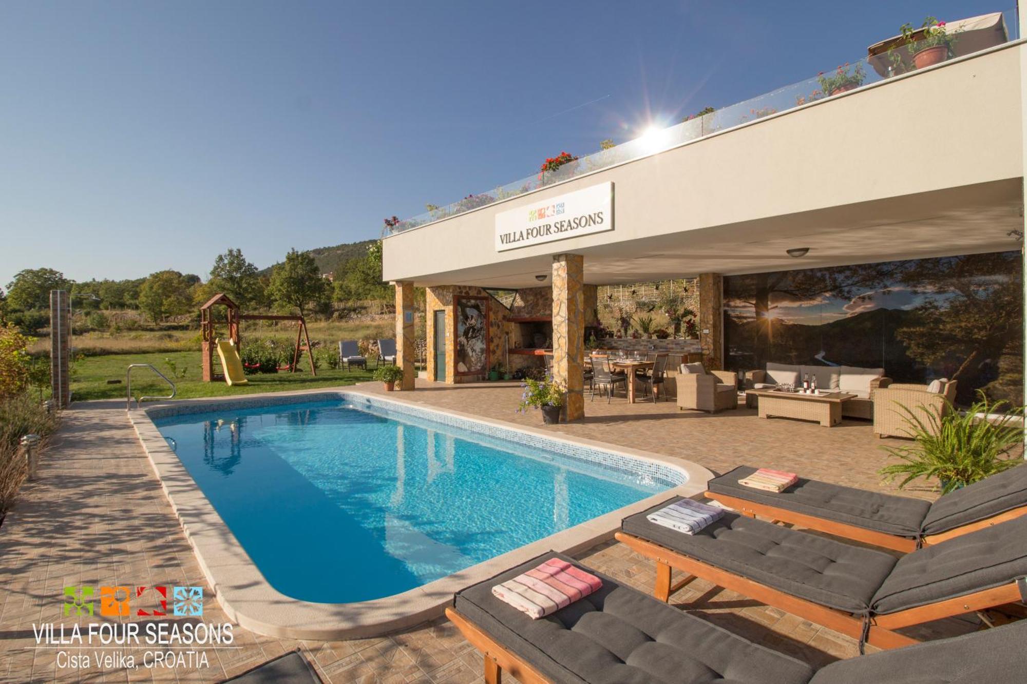 Four Seasons, Heated Pool And 3 En-suite Bathrooms Velika Cista (Split-Dalmatia)