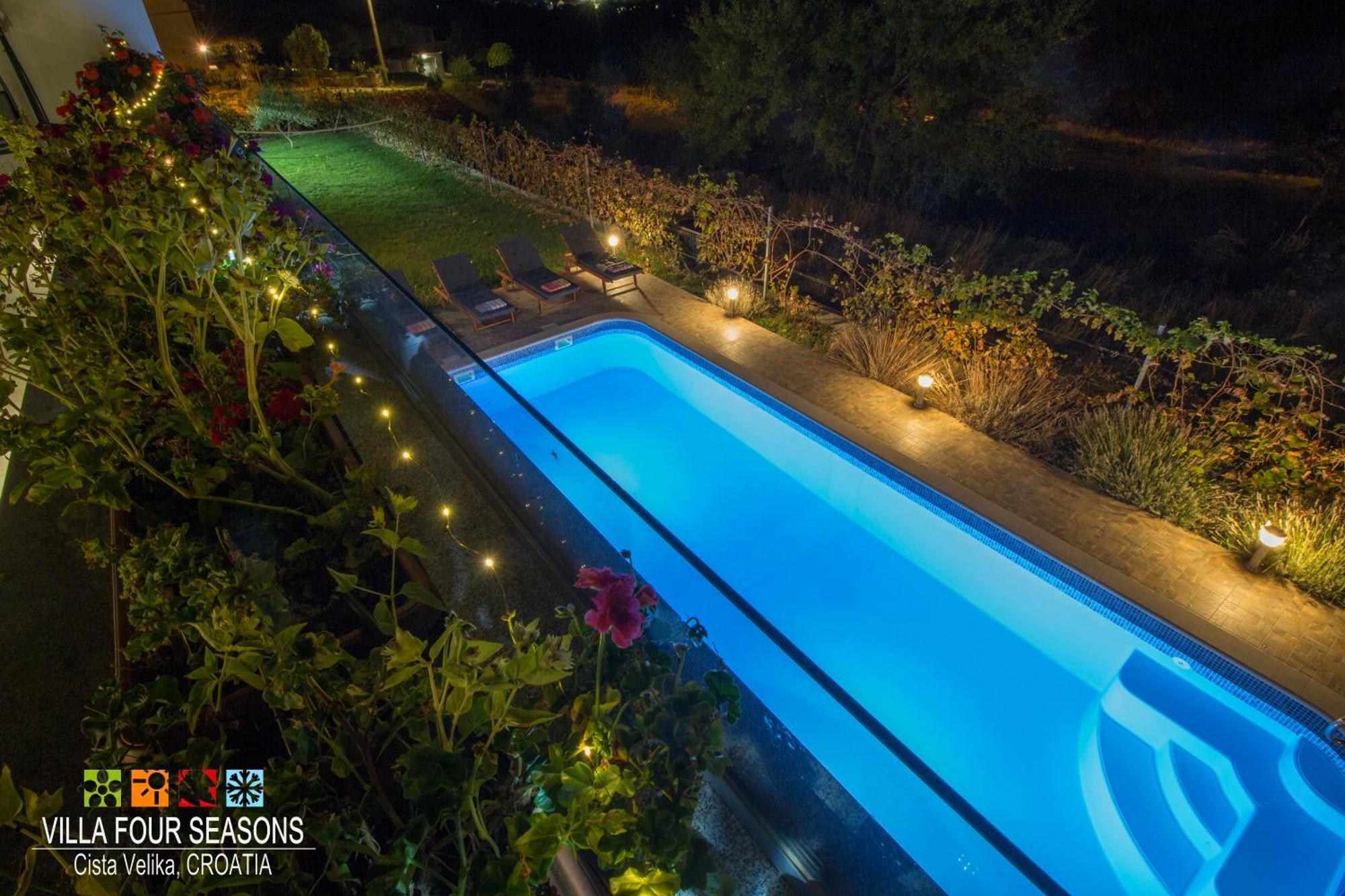 Four Seasons, Heated Pool And 3 En-suite Bathrooms Villa